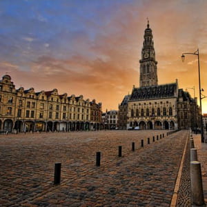 la place des héros à arras.