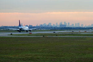 une vue de l'aéroport de new-york.