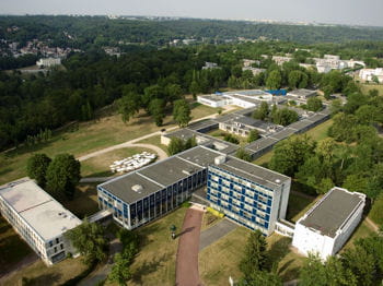 le campus d'hec à jouy-en-josas