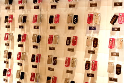 vitrine de portables customisés au studio sfr