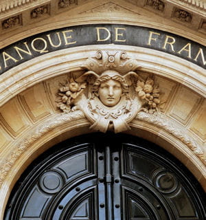 entrée de la banque de france.