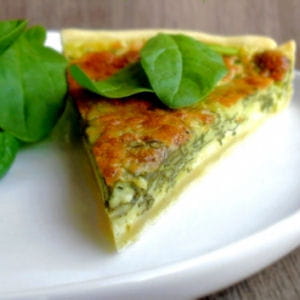 quiche au saint marcellin et pousses d'épinards