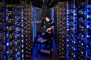 s'inspirant des technologies utilisées par les géants du web, comme google et