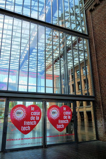a lille, euratechnologies abrite 140 entreprises et 3 000 emplois