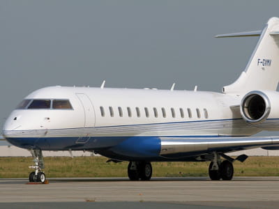 le milliardaire a craqué pour ce global express, photographié ici à l'aéroport