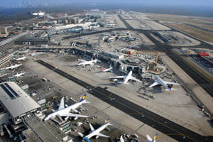 une vue de l'aéroport de francfort.