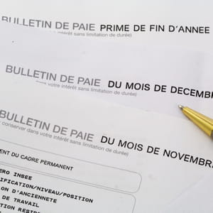 plusieurs études évaluent les salaires à la baisse.