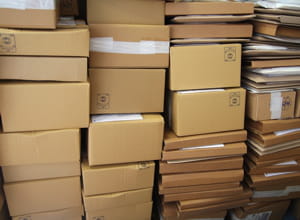 le carton ondulé est un matériau très utilisé pour l'emballage.