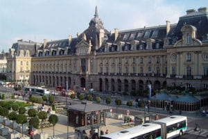brioche dorée, mcdonald's et subway y ont de très solides implantations.