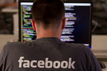 un nouvel employé de facebook lors d'un 'bootcamp', une introduction de 6