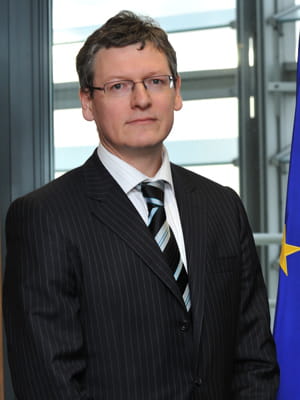 laszlo andor, commissaire européen à l'emploi.