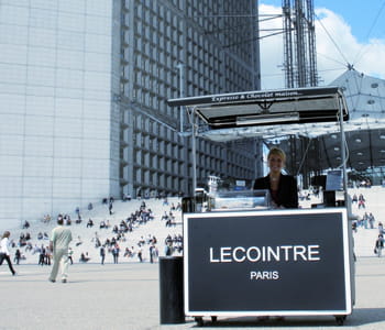 lecointre cible essentiellement les jeunes actifs des quartiers d'affaires.