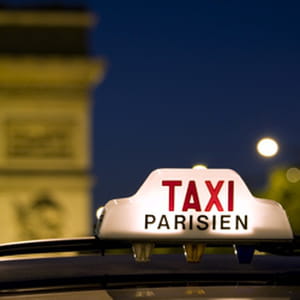 l'inspection générale des finances attribue aux taxis un revenu mensuel médian