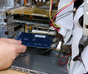 la réparation informatique fait partie des secteurs sûrs.