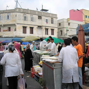 une rue de casablanca.