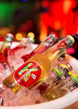 la bière k by kronenbourg, aromatisée au citron vert ou aux fruits rouges.