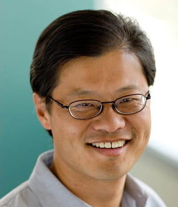 jerry yang a co-fondé yahoo! en 1995, ce qui lui a permis de devenir depuis