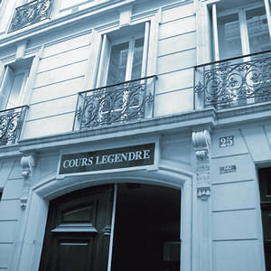 l'enseigne de cours particuliers vise les grandes villes.