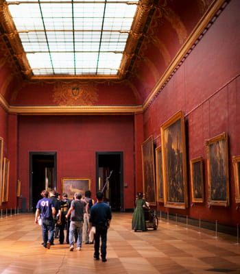 le louvre gagne autour de 500 000 euros par an grâce aux bénéfices des tournages