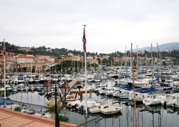 le port de saint-jean cap ferrat est très bien protégé du mistral.