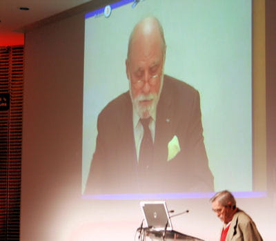 vinton cerf, un des créateurs de l'internet, aujourd'hui employé par google.