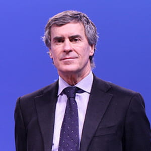 jérôme cahuzac occupe un appartement dans le bâtiment des ministres à bercy.