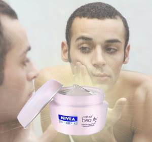 17% des utilisateurs de crèmes visage pour femmes sont des hommes.