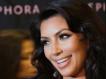 kim karadashian a lancé le modèle de la chaussure par abonnement