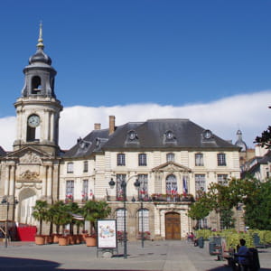 a rennes, on compte 1,1 acheteur actif pour 1 vendeur en décembre 2014.