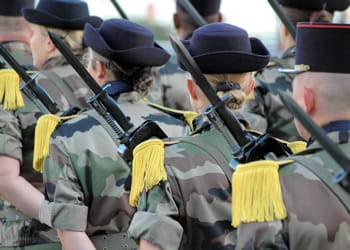 le prix de recrutement d'un militaire varie d'un corps à l'autre.