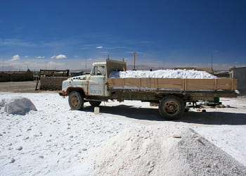 une mine de lithium en bolivie, le principal producteur mondial.