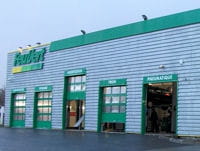 une centre automobile feu vert.