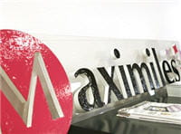 dans les locaux de maximiles.