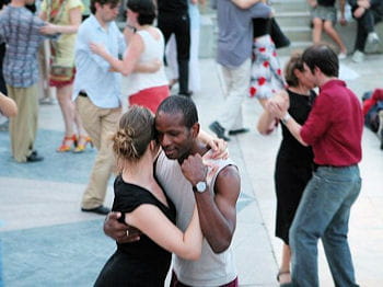 l'été, certains cours de danse peuvent se dérouler en extérieur