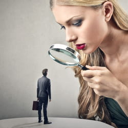 la synergologie consiste à observer les gestes et les expressions.