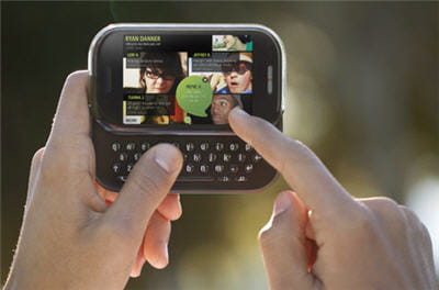 un smartphone au look franchement classique. encore qu'il y a beaucoup de
