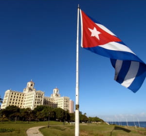 la france a exporté pour 120,87 millions d'euros à cuba en 2010.