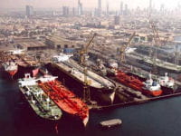 dubaï world dispose de précieux ports.