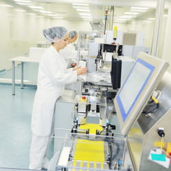 dans la pharmacie, la rémunération brute atteint 4 430 euros par mois.