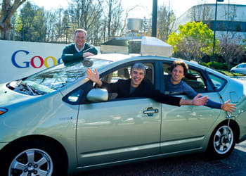 eric schmidt, larry page et sergey brin dans une 'google car' en janvier 2011.