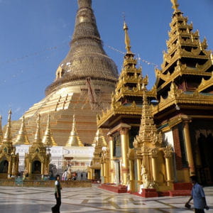 la pagode shwedagon en birmanie.
