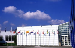 hec, à jouy-en-josas.