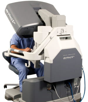 mis au point par intuitive surgical, le système da vinci n'a pas vocation à
