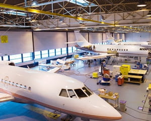 dassault aviation a construit deux falcon pour la flotte présidentielle.