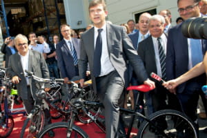 arnaud montebourg est d'ores et déjà venu saluer cette relocalisation en