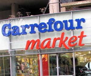 carrefour market a remplacé l'intégralité des enseignes champion.