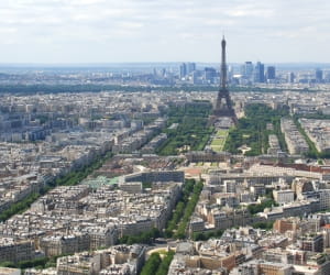 une vue de paris, en ile-de-france.