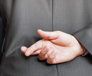 cacher la vérité à un candidat est inutile.
