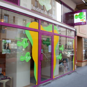 une façade de l'enseigne citron vert.