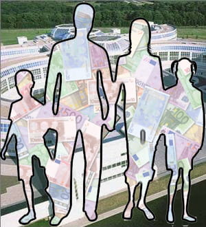 en arrière-plan, le siège social de bouygues.